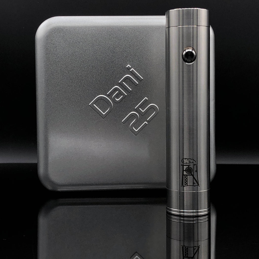 Dani 25  The Vaping Gentlemen Club